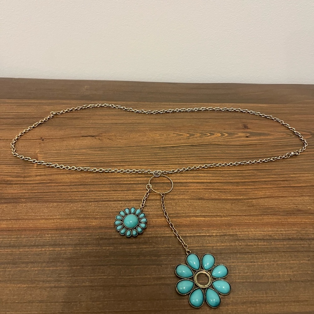 Turquoise Flower Chain Necklace
Good Condition